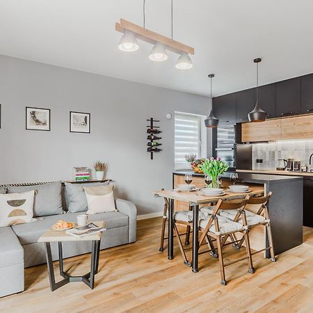 Lumina Luxury 3-Rooms Apartments With Parking 우치 외부 사진