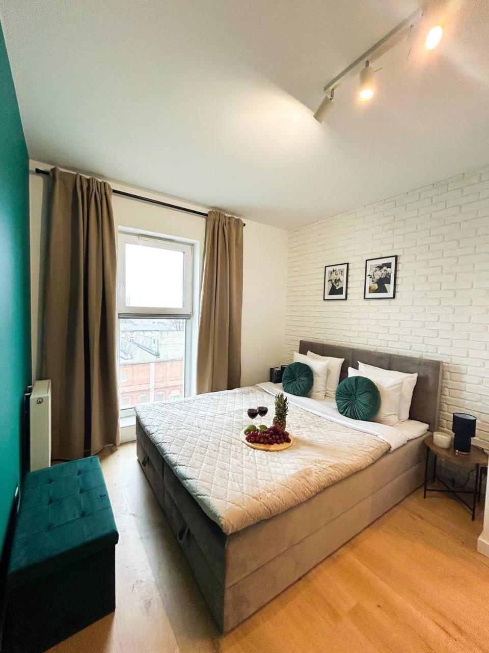 Lumina Luxury 3-Rooms Apartments With Parking 우치 외부 사진