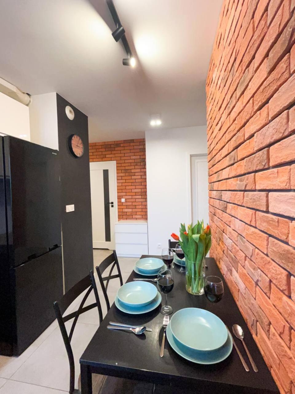 Lumina Luxury 3-Rooms Apartments With Parking 우치 외부 사진