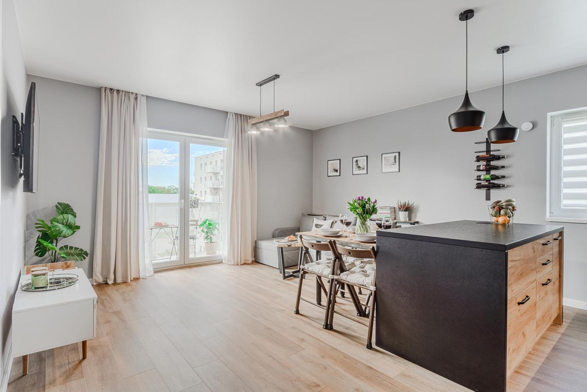 Lumina Luxury 3-Rooms Apartments With Parking 우치 외부 사진