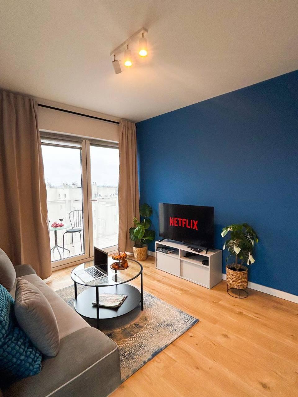 Lumina Luxury 3-Rooms Apartments With Parking 우치 외부 사진