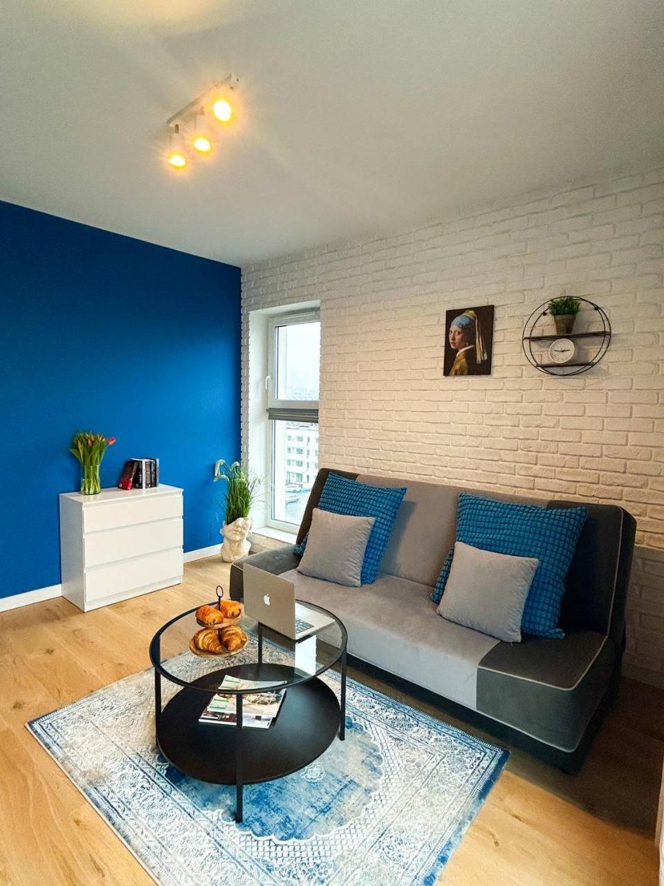 Lumina Luxury 3-Rooms Apartments With Parking 우치 외부 사진