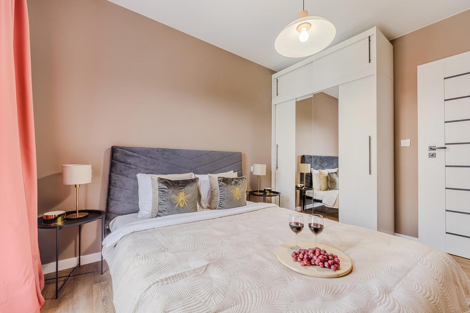 Lumina Luxury 3-Rooms Apartments With Parking 우치 외부 사진